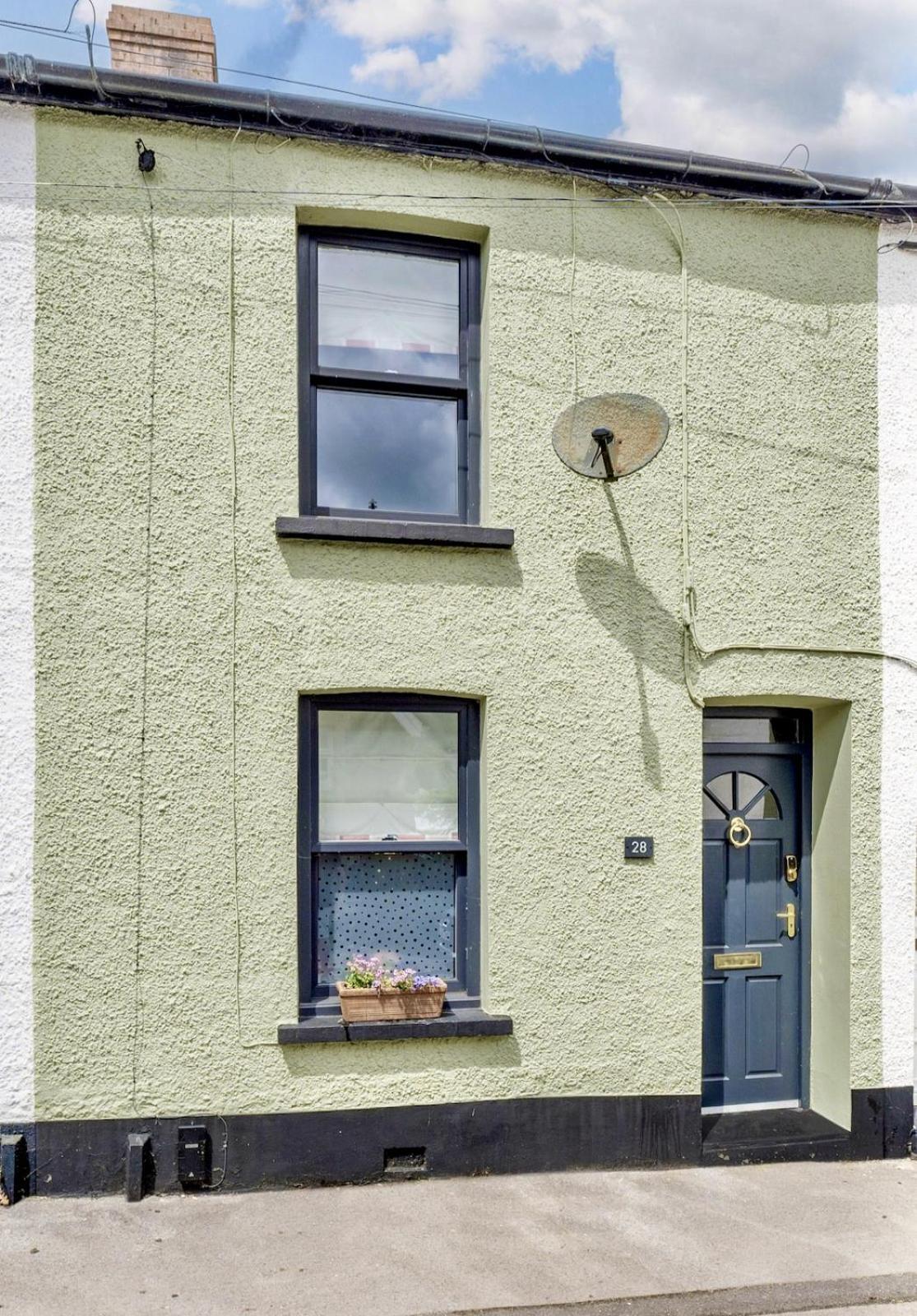 Chic 2-Bedroom Townhouse In Vibrant Abergavenny Zewnętrze zdjęcie