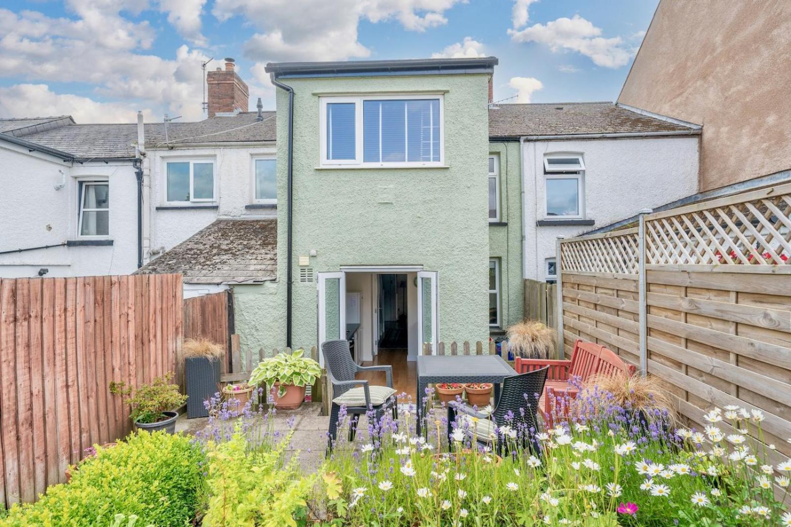 Chic 2-Bedroom Townhouse In Vibrant Abergavenny Zewnętrze zdjęcie